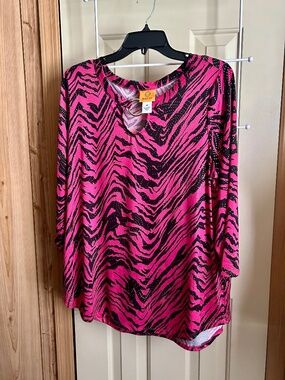 Women's Ruby Rd Pink & Black Top - Size Medium